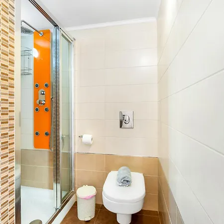 Semipuella Áyios Nikítas